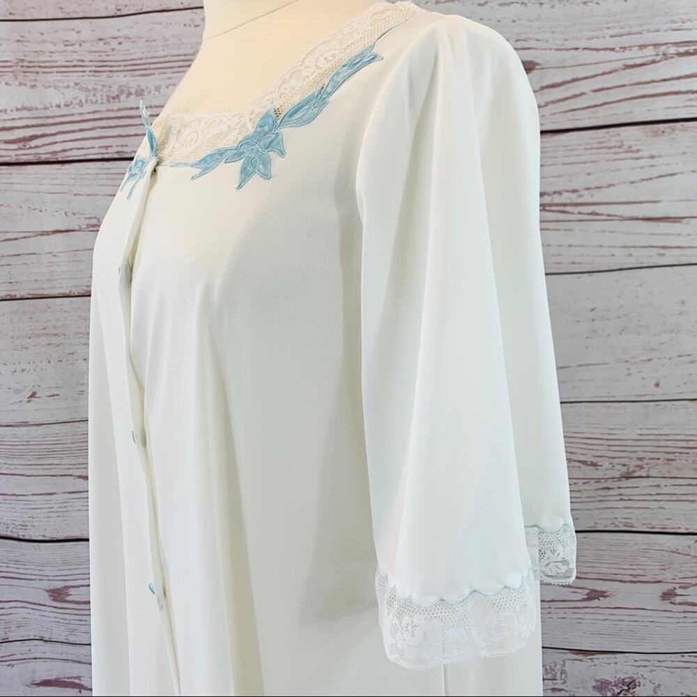 Cream and blue robe vintage button front lace - Picture 8 of 14